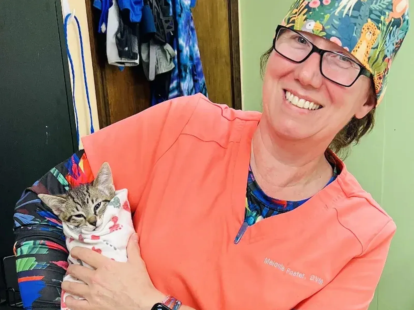 Nurse caring for a cat at Spay Oklahoma